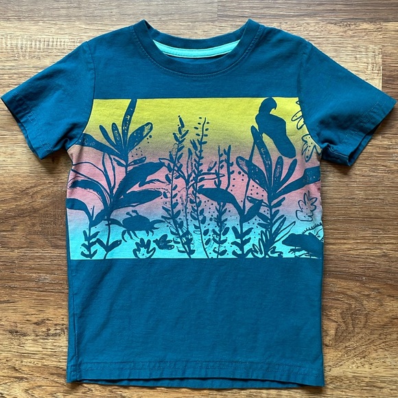 Three VGUC Tea Collection tees, size 5 - Picture 7 of 8